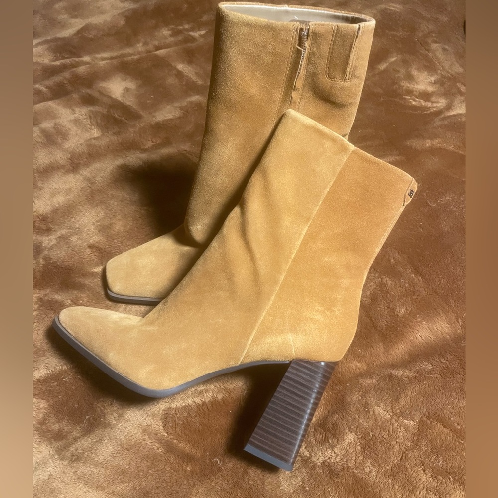 Ladies Suede Ankle Boots